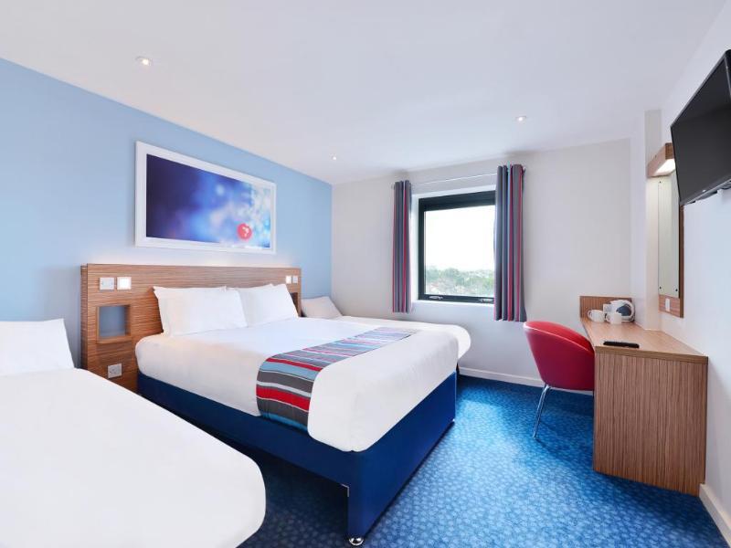 Travelodge London Raynes Park Exteriör bild